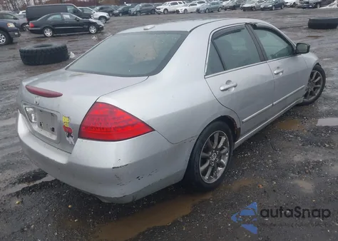 2006 Honda Accord 2.4 Ex z USA, uszkodzony, nr VIN 1HGCM55816A073394